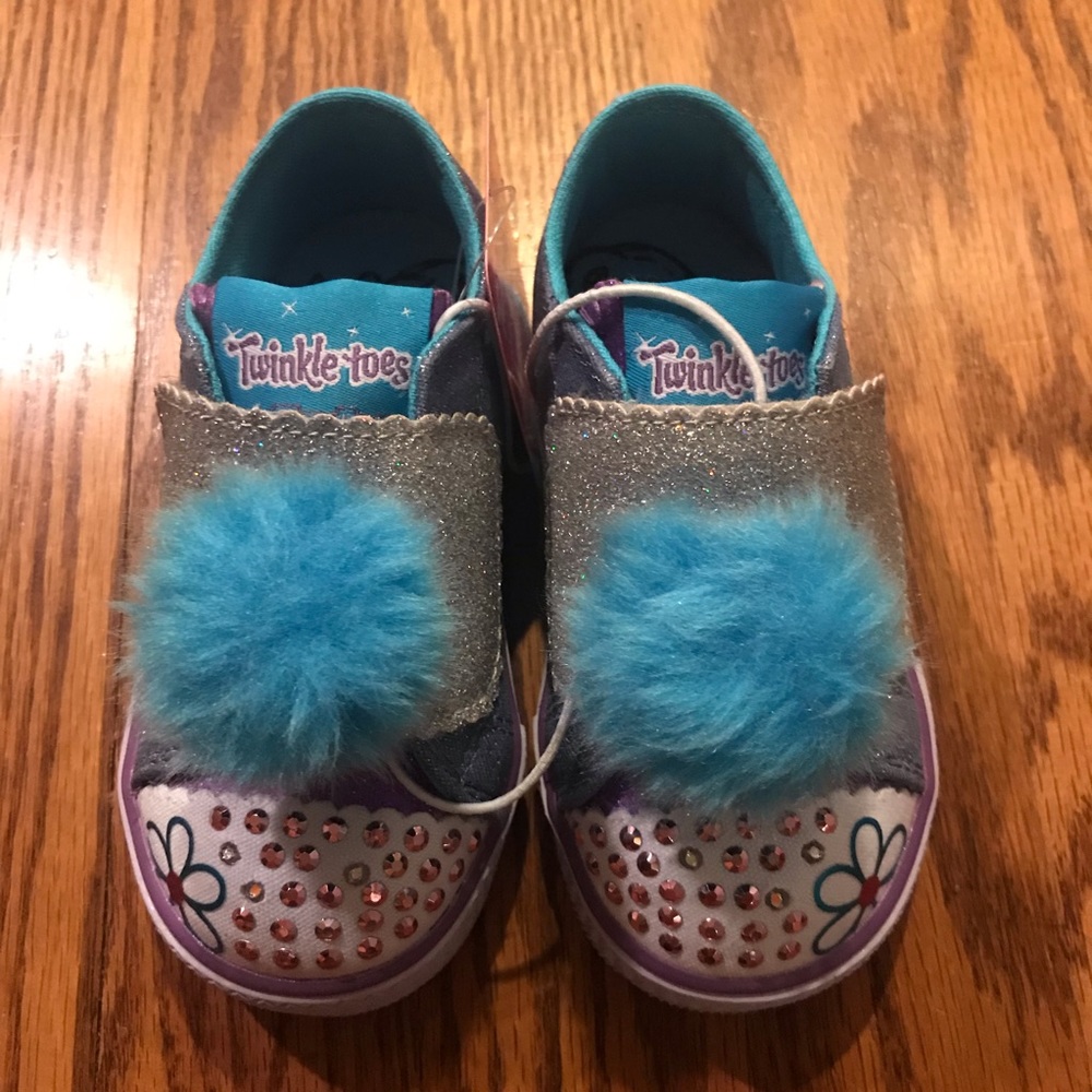 Twinkle toes Daisy Days - Picture 3 of 6